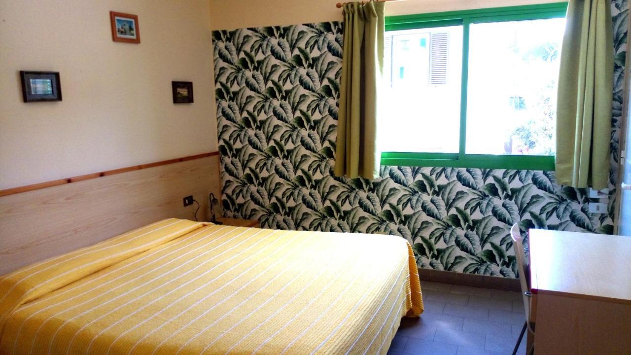 Hotel Lupo Di Mare Марина-ди- Кастаньето Экстерьер фото